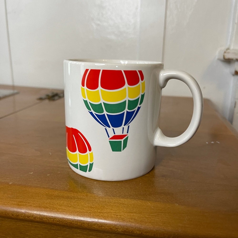 VTG FTD rainbow balloon mug